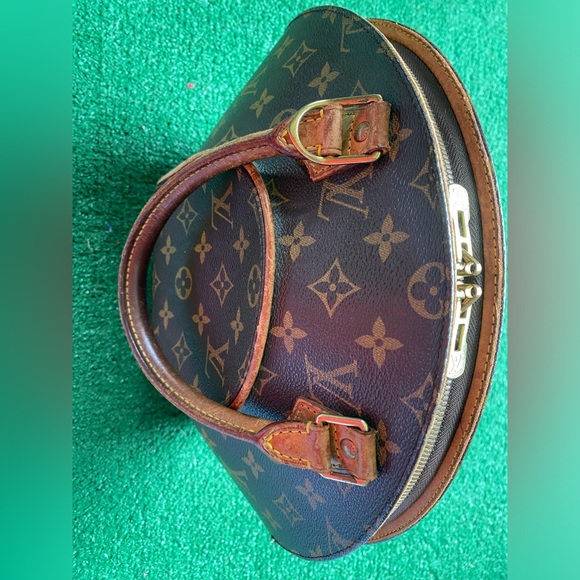 Extra pics. Authentic Louis Vuitton Bag - Picture 2 of 12